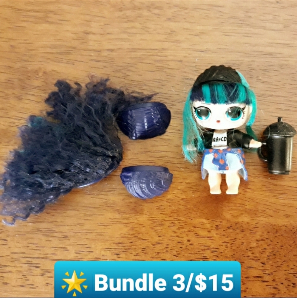 LOL Surprise Doll AC/DC Outfit + Hair Accessories - LOL Mini Rocker Girl Doll